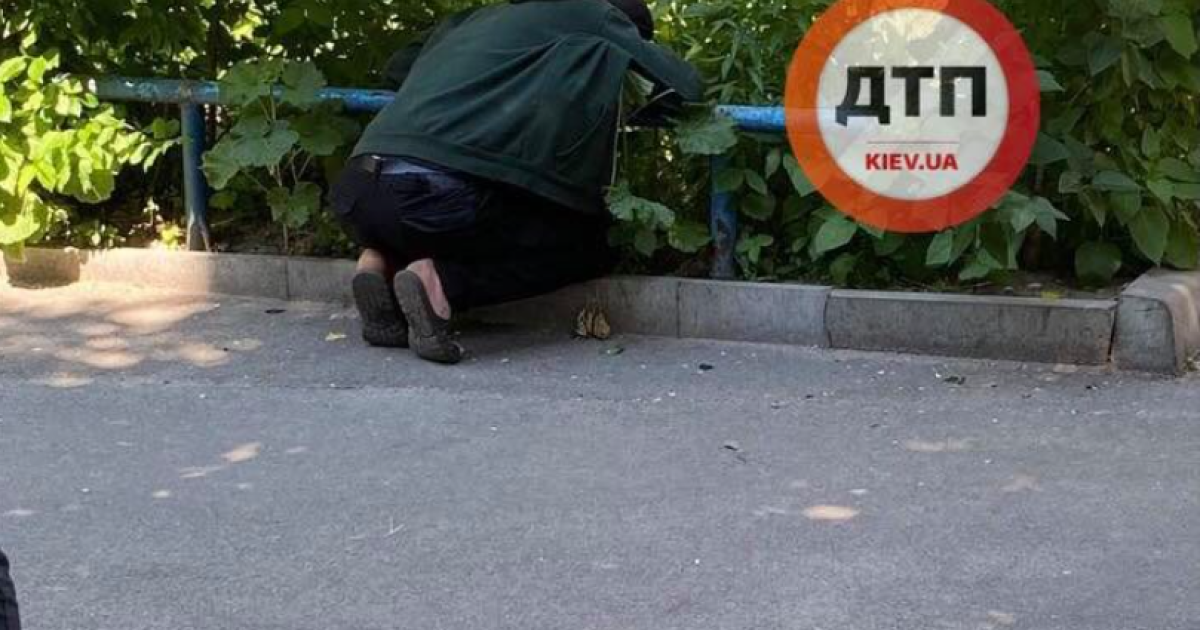 У Києві у сміттєзбірнику виявили тіло людини, замотане у ковдру