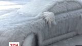 В американському місті Буффало автомобілі перетворилися на льодяні брили