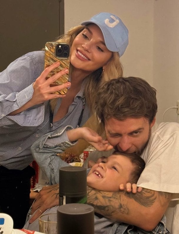 Міша Романова з сином і Макс Барських / © instagram.com/misharomanova