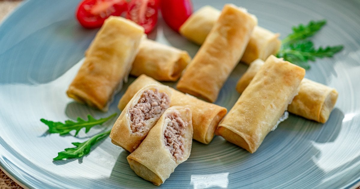 Вафельний рулет із фаршем