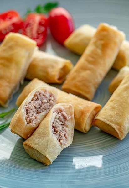 Вафельний рулет із фаршем