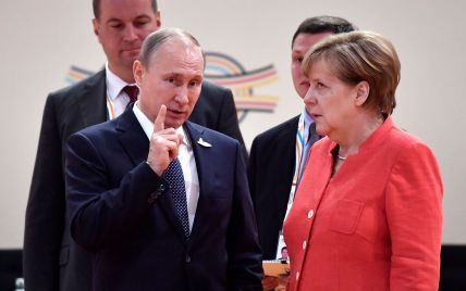 Меркель поздравила Путина с победой на президентских выборах