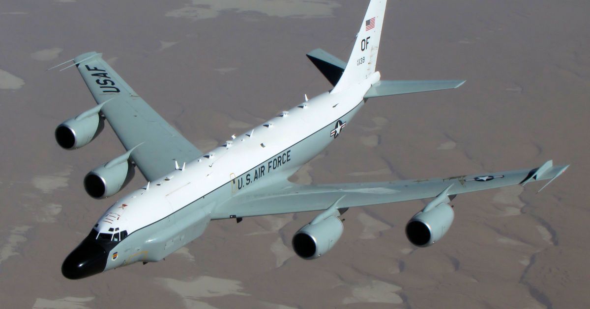 Один из маневров, проводимых китайским самолетом во время перехвата, был воспринят экипажем RC-135 как небезопасный