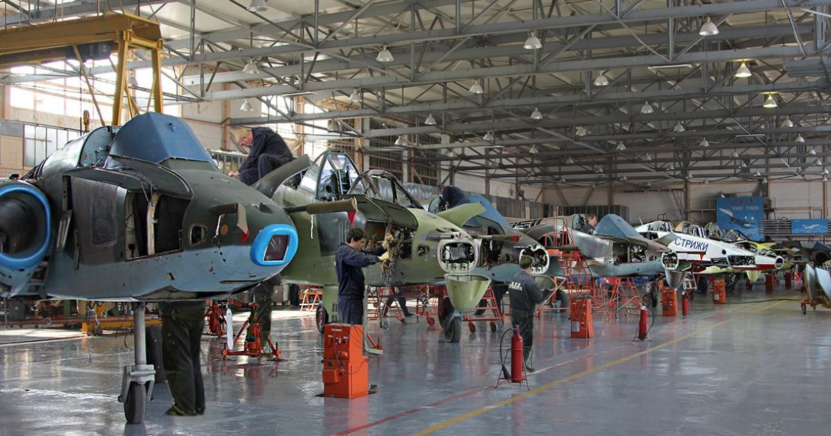 Белорусские специалисты восстанавливают российские боевые самолеты в Московской области — разведка