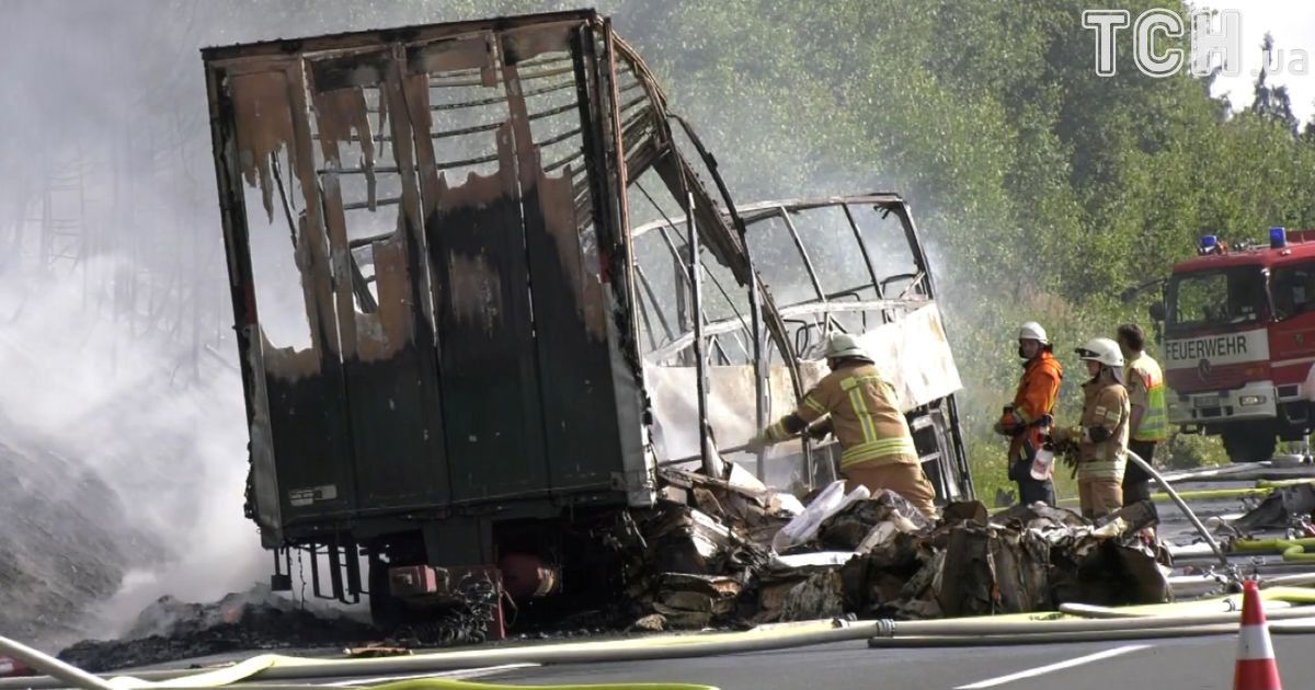 Подробности страшного ДТП в Баварии: водитель автобуса мог поздно заметить затор впереди
