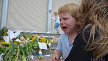 Украинцы вспоминают погибших у посольства Нидерландов. / © УНИАН