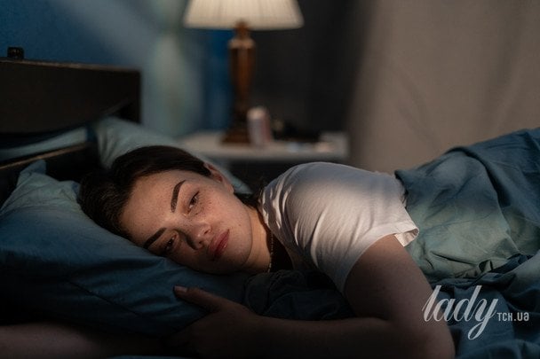 Труднощі із засинанням або неспокійний сон можуть свідчити про дефіцит магнію. / © Credits