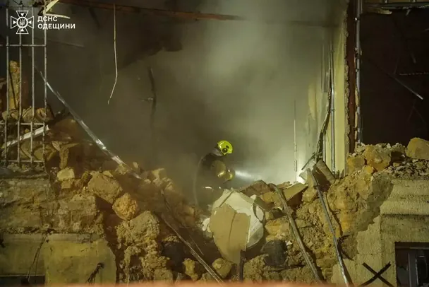 Наслідки нічної атаки дронів на Одесу / © ГУ ДСНС в Одеській області