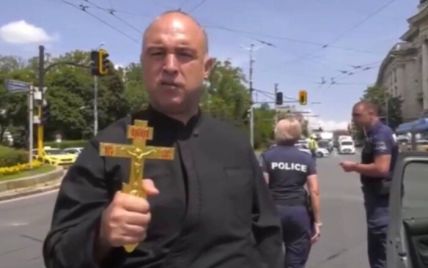Священник в Болгарии напал на кортеж Зеленского: кем оказался провокатор —  Мир — tsn.ua