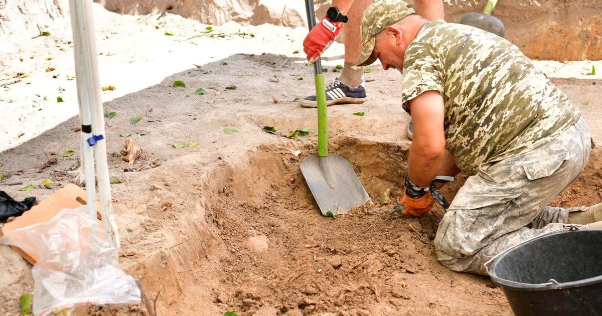 Поховання на Волині