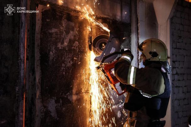 Армія РФ вночі 4 травня вдарила безпілотниками по Харкову. / © ДСНС