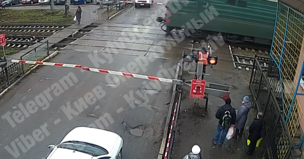 В Тарасовке под Киевом женщину сбил поезд