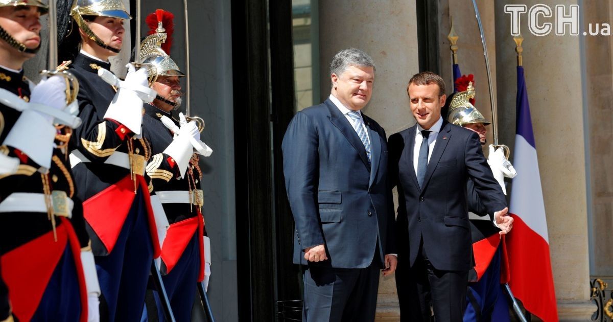 Порошенко оголосив про досягнення важливих домовленостей на зустрічі з Макроном
