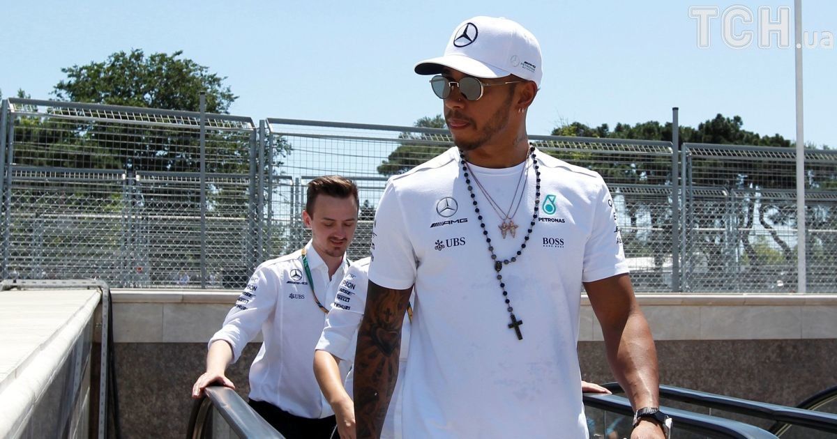 Хэмилтон выиграл квалификацию "Формулы-1" в Баку