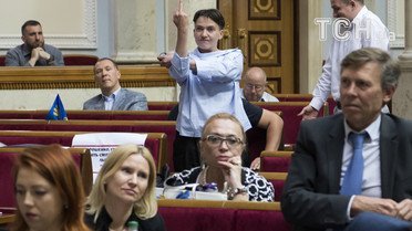 Надія Савченко у сесійній залі парламенту / © Reuters