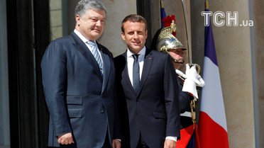 Фото встречи Порошенко и Макрона / © Reuters