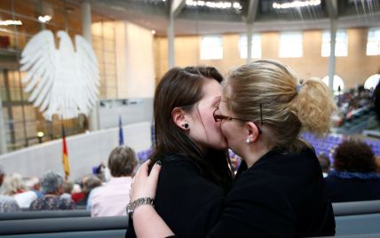 Німецький парламент легалізував одностатеві шлюби