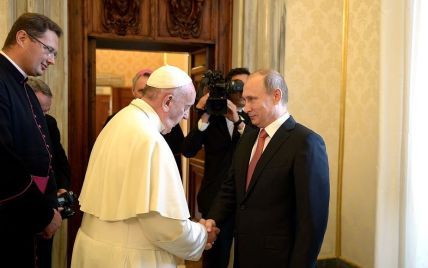 Юзери кепкують із запізнення Путіна до Папи: Головне, щоб встиг на шибеницю