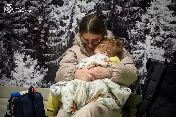 Наслідки нічної атаки дронів на Одесу / © ГУ ДСНС в Одеській області