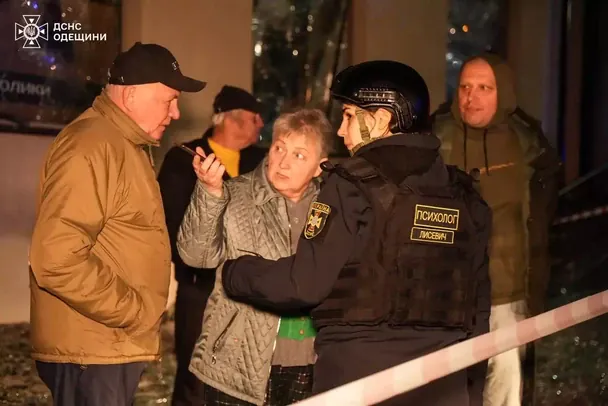 Наслідки нічної атаки дронів на Одесу / © ГУ ДСНС в Одеській області