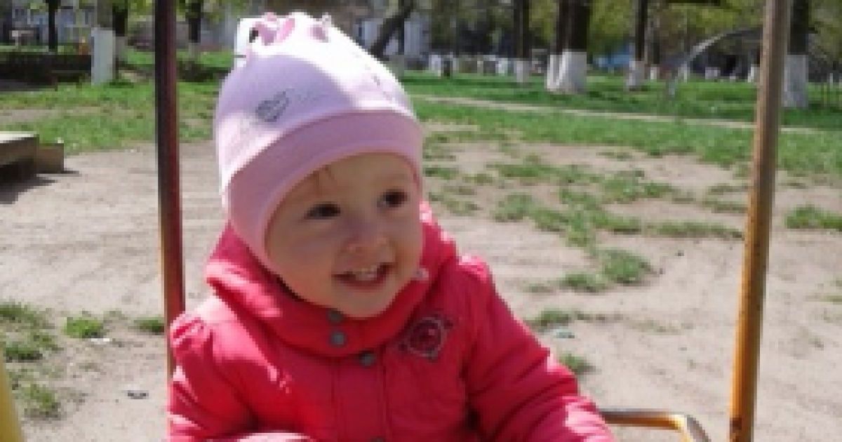 Маленька Марічка потрібує жертовної допомоги