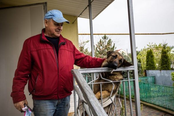 У Дніпрі внаслідок ракетної атаки військ РФ загинули жінка й дитина. У будинку їхніх сусідів застряг уламок.