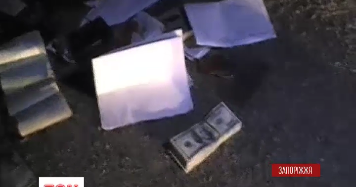 В разбитой машине найдена крупная сумма денег