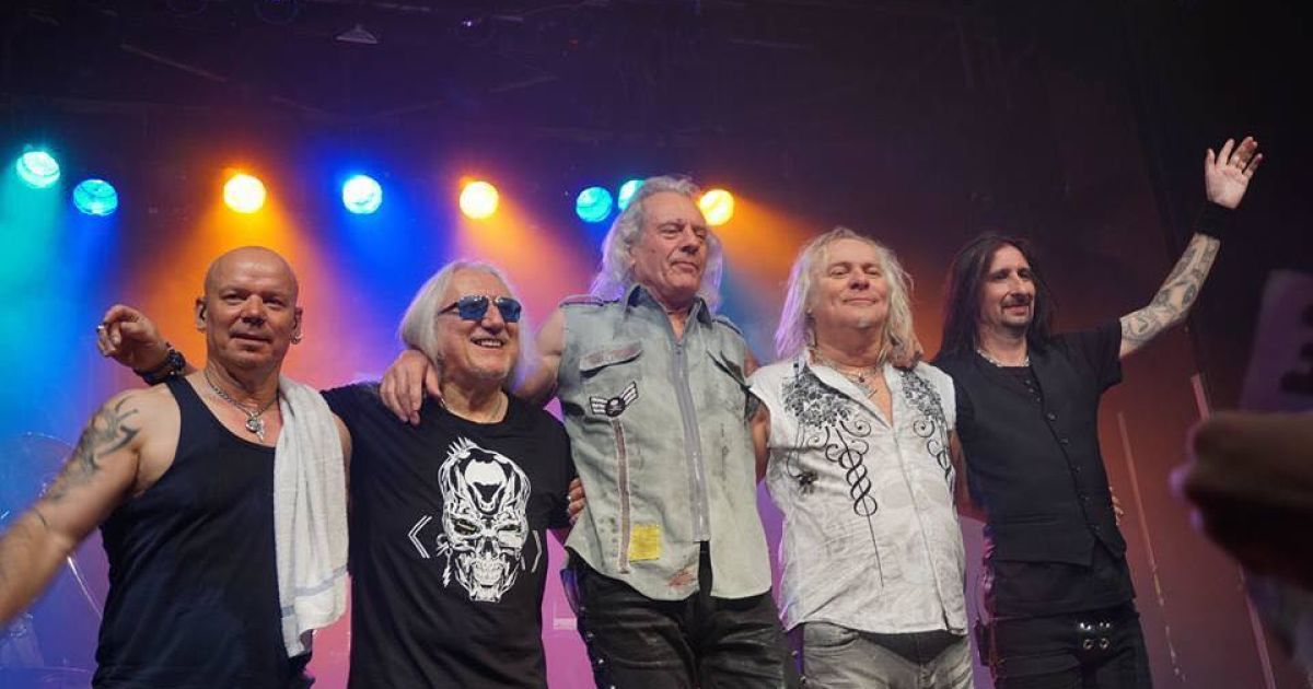 Рокеры Uriah Heep "распиарили" в соцсети туалет поезда Одесса-Харьков