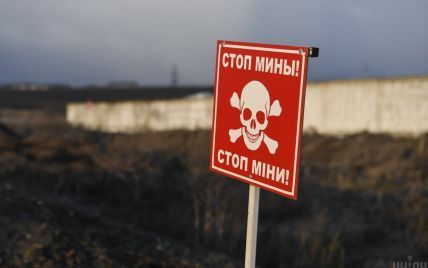 На Донбасі бойовики скинули на житлові будинки заборонені ПОМ-2