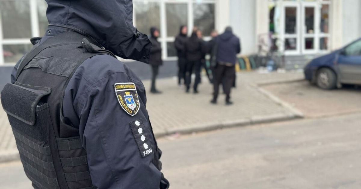 На месте взрыва работала полиция