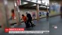 Копу, который в метро избил мужчину дубинкой, грозит до 8 лет тюрьмы