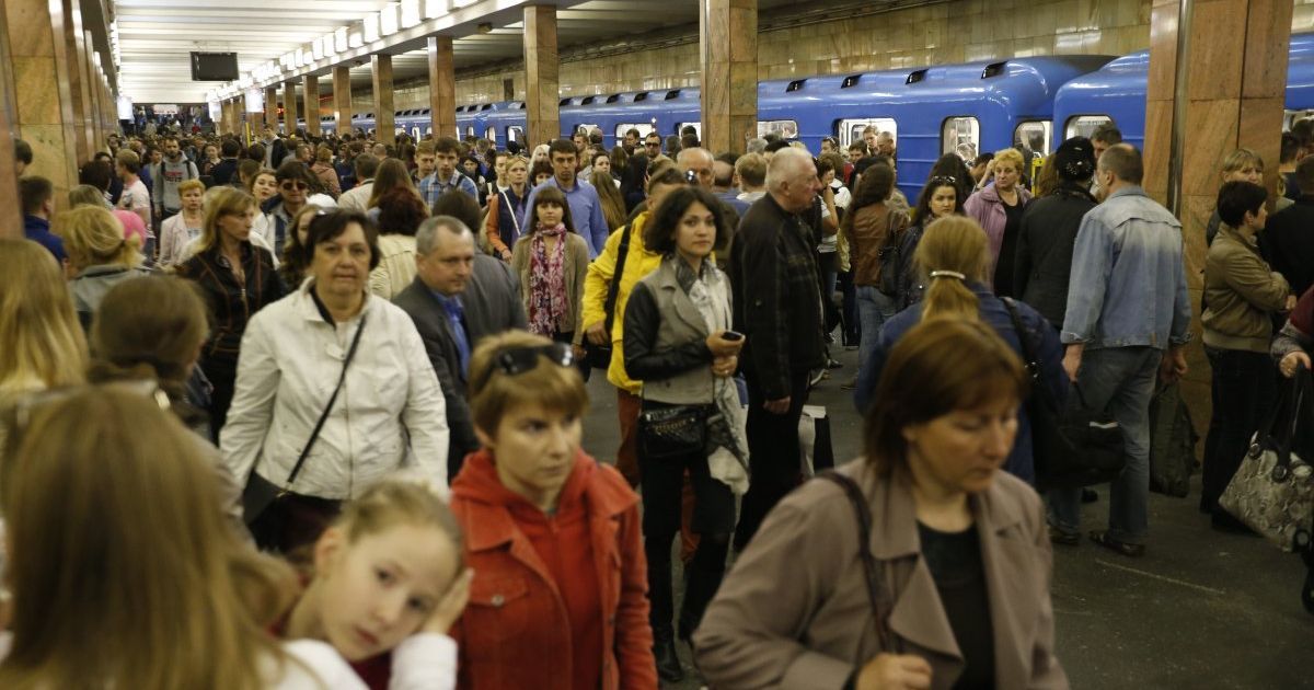 Движение на синей ветке киевского метро возобновили 