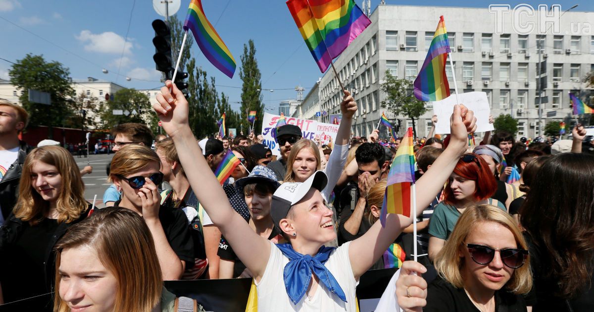 Марш ЛГБТ у Києві завершився: учасники залишили центр міста