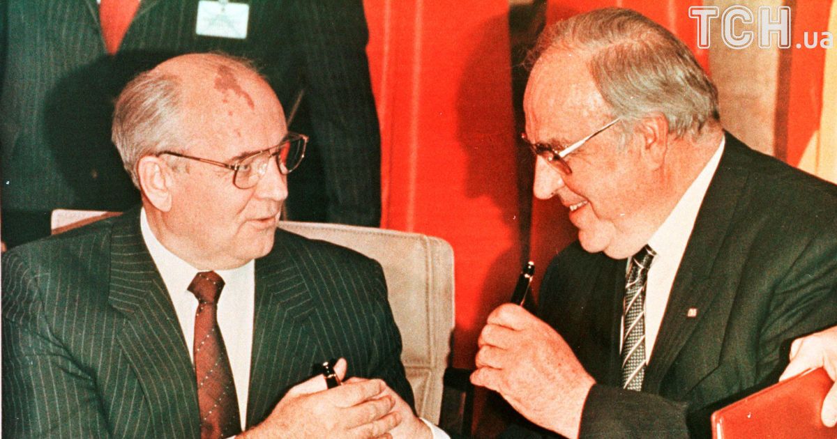 Вино с Меркель и обмен ручками с Горбачевым. Жизнь Гельмунда Коля в раритетних фото