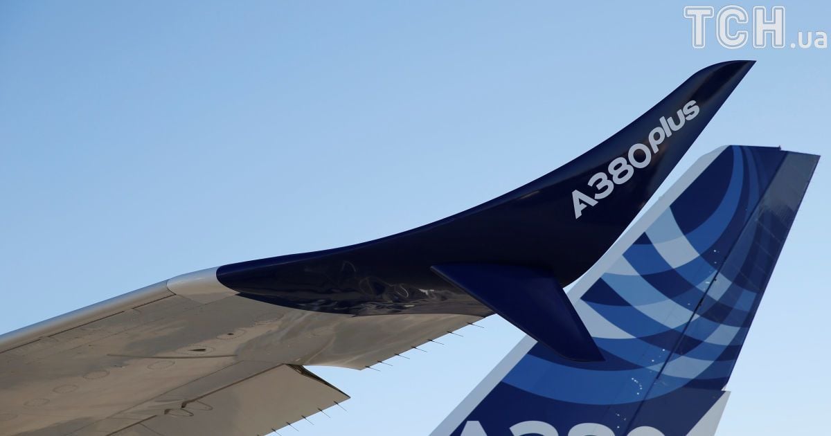 Airbus представил самый большой пассажирский самолет в мире на международном авиасалоне в Ле-Бурже