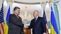 Предоставление оружия и санкции против России: стало известно, о чем говорили Тиллерсон и Порошенко
