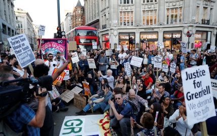 Лондон охватили антиправительственные протесты после пожара в Гренфелл-тауэр