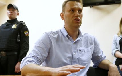 Двое однопартийцев Навального попросили в Украине политическое убежище