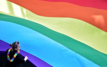 В Египте власть арестовала семерых человек за флаг ЛГБТ