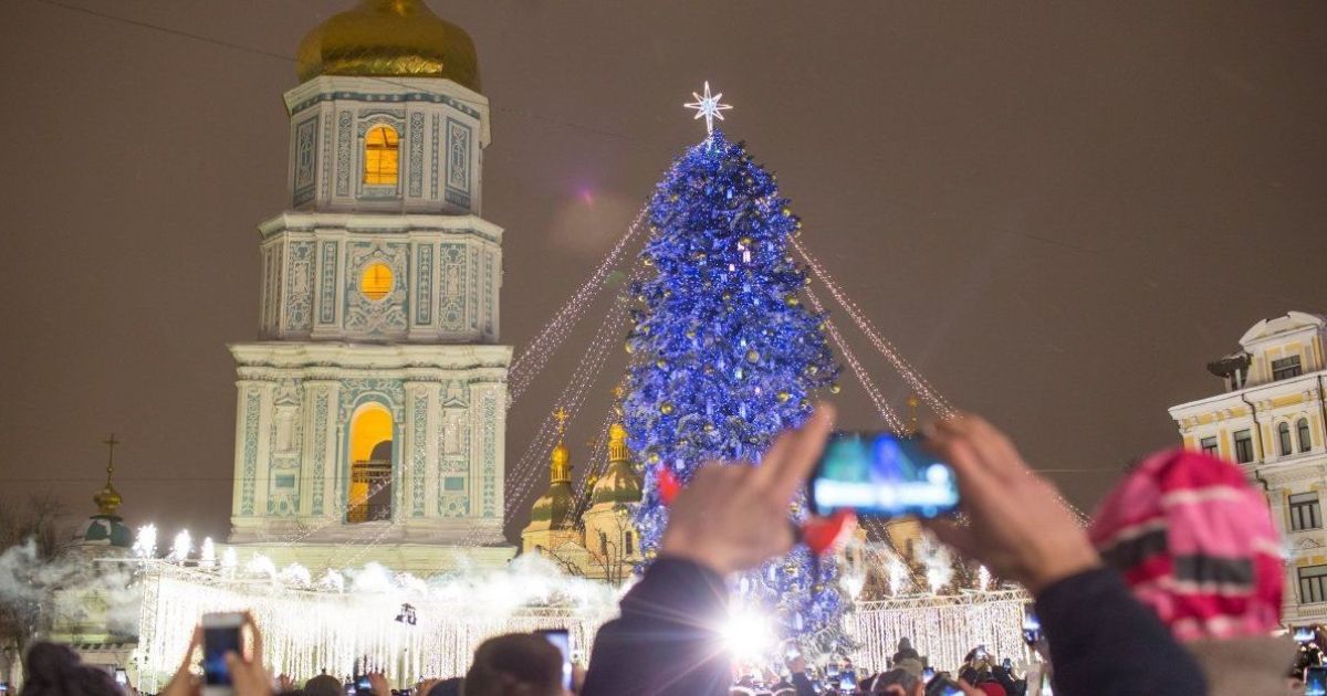 В Сети показали фото невероятной красоты новогодней елки в Киеве с высоты птичьего полета