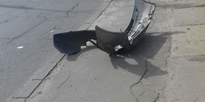 В Киеве неизвестные из авто обстреляли другую машину и скрылись