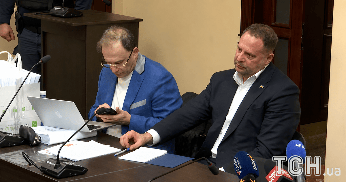 «Одна квартира, одна машина»: Єрмак відхрестився від елітних маєтків у Козині