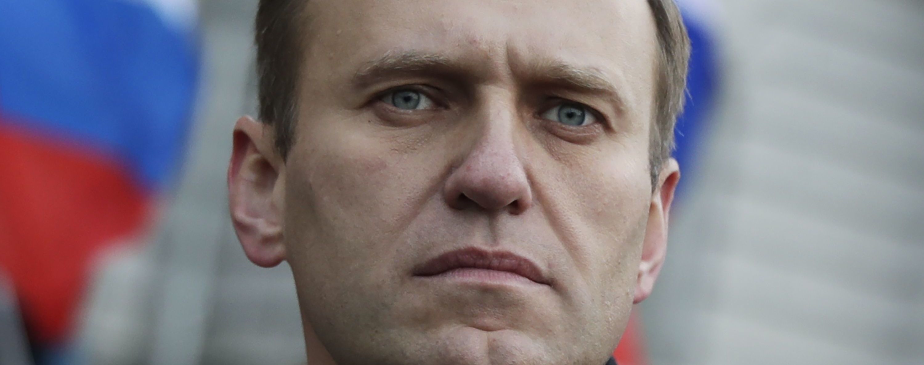 "Важное доказательство": Навальный в своем блоге требует вернуть одежду, в которой его госпитализировали в Омске