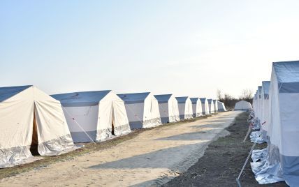 На выезде из Днепропетровской области установили изолированный палаточный лагерь для обсервации