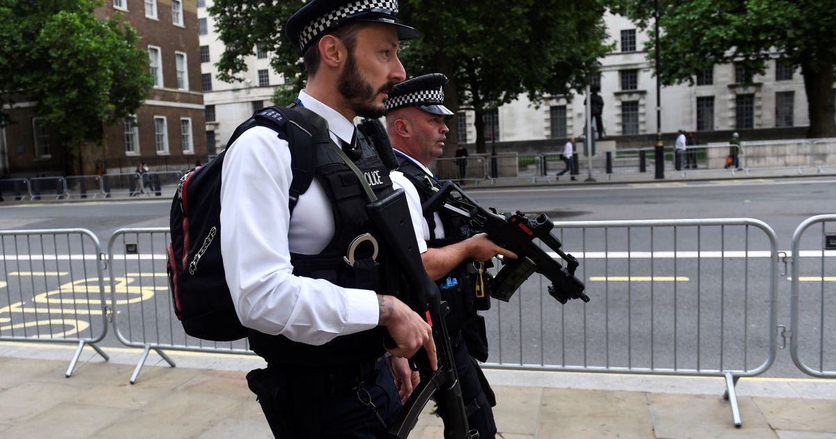 У Британії озброєний чоловік захопив центр зайнятості
