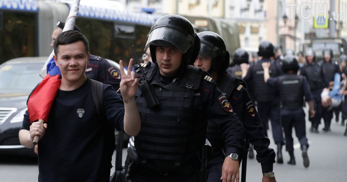 Затримання на мітингах в РФ_8 / © Reuters