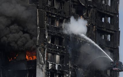 Пекельна пожежа: 12 осіб загинуло в охопленій вогнем лондонській багатоповерхівці