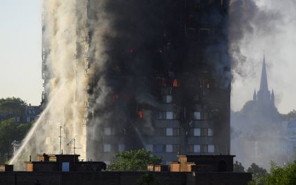Трагический пожар в Лондоне предвидели еще 24 года назад в сериале "Карточный дом"