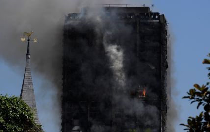 Кількість жертв лондонської пожежі зросла до 30 людей