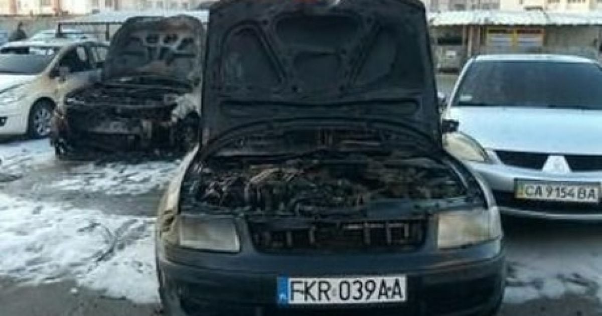 згорілі авто у жк софія_1 / © dtp.kiev.ua